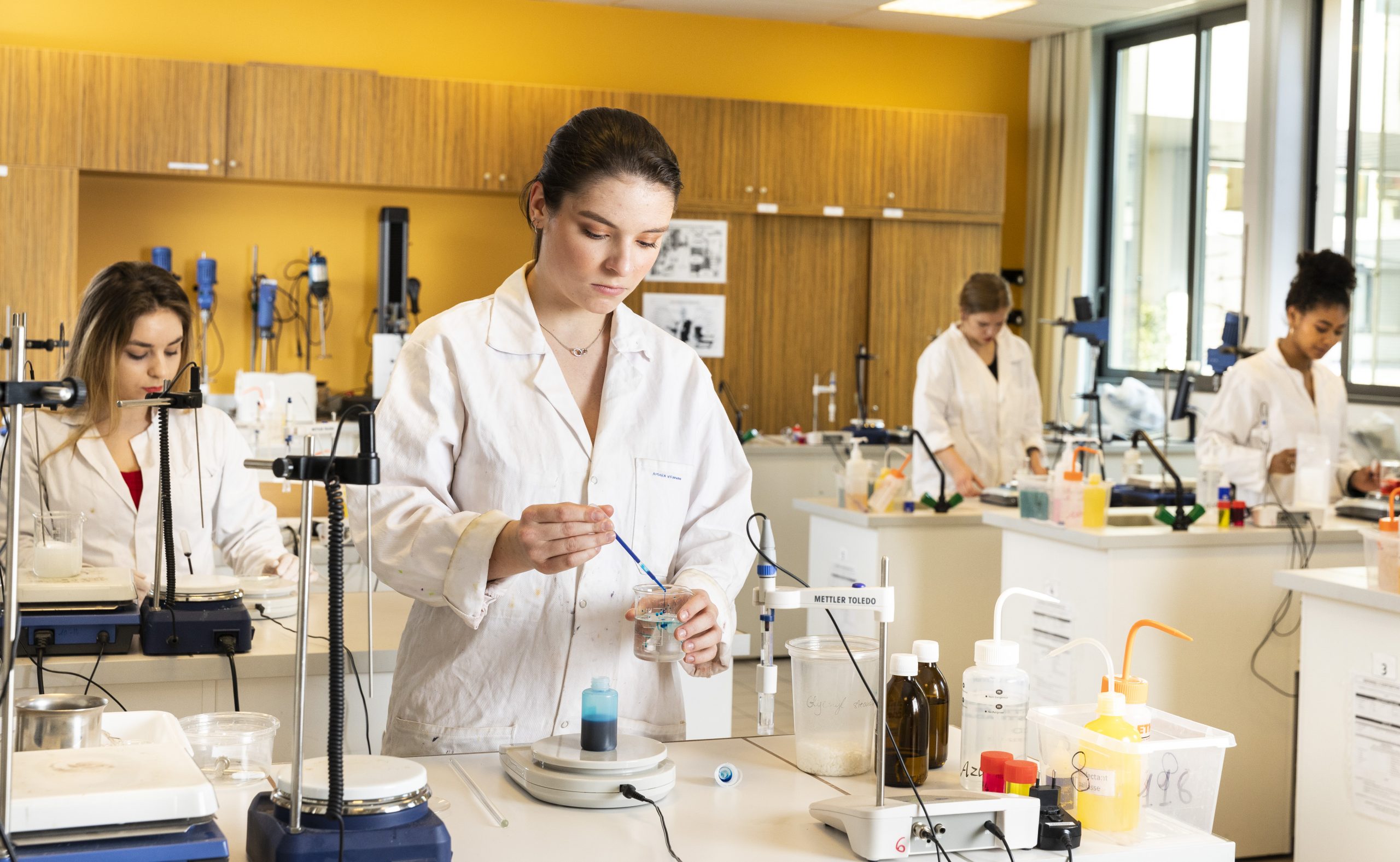 Bts Métiers De L'esthétique-cosmétique-parfumerie Option C Cosmétologie
